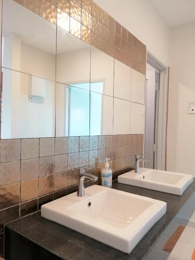 Klebang Seacove Spacious 5Br Villa By Nestcove Malacca Luaran gambar